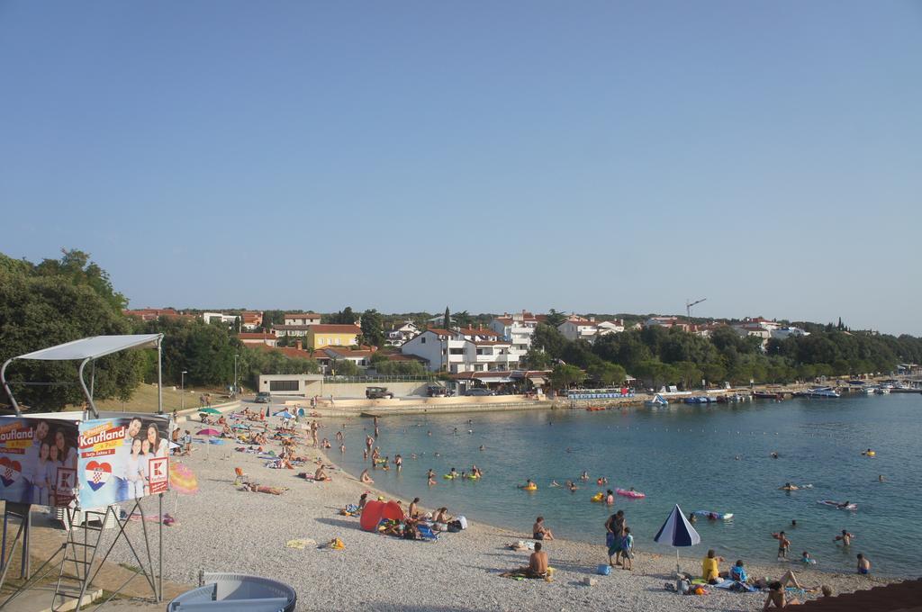 Suran Apartments Pula Pokoj fotografie
