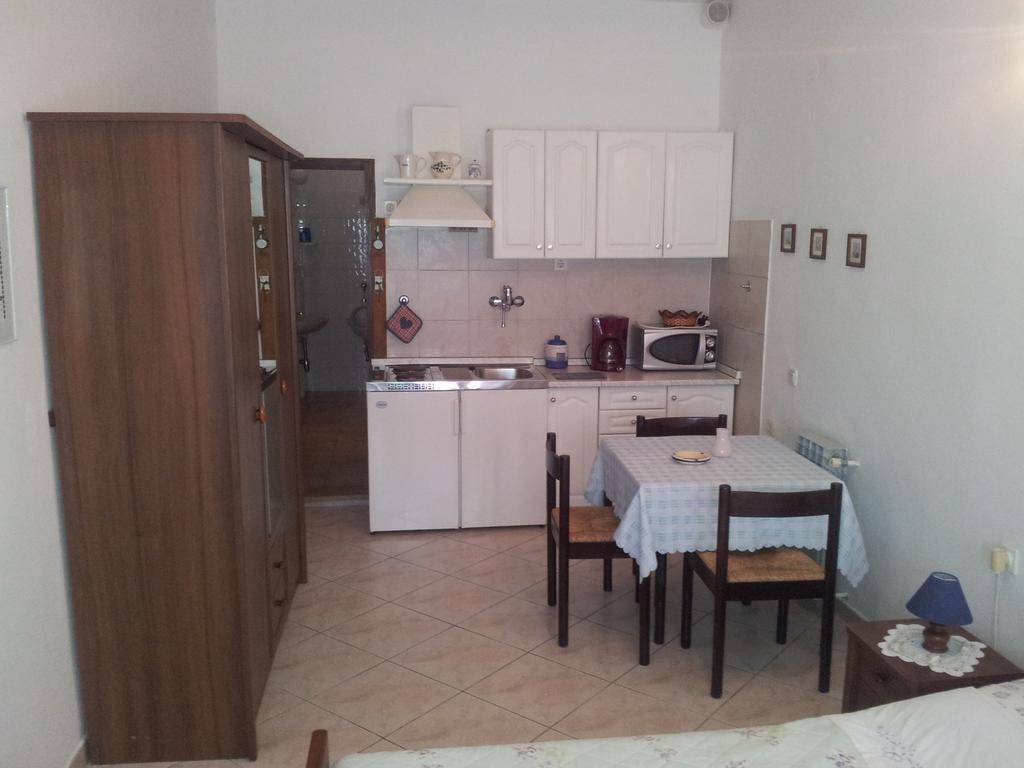 Suran Apartments Pula Pokoj fotografie
