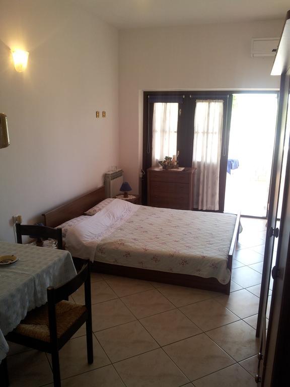Suran Apartments Pula Pokoj fotografie